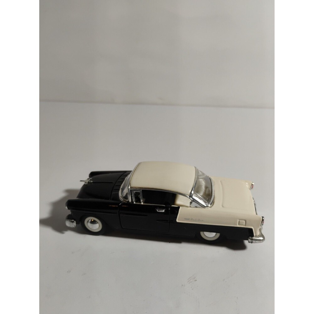 Signature models SS5720 1955 CHEVROLET Bel Air 1:32 Scale Wind Up